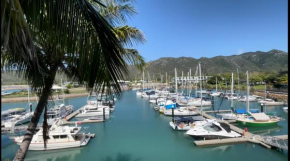 Absolutely Lovely Waterfront Apartment 333